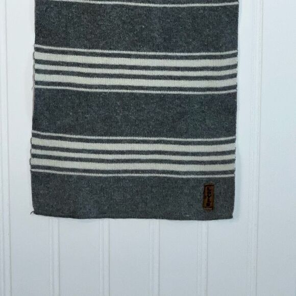Levi’s Striped Scarf Mens 8X54 Gray And Cream Cabin Core Classic core Preppy - Picture 3 of 8